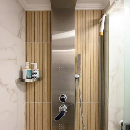 Luxury Living 아파트 *